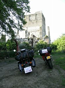 LM 75, de ruine van de abdij bij Watten