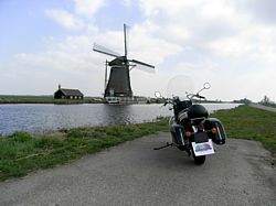 achtkante molen bij Groot-Ammers