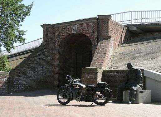 Saroléa bij landmark Groningen