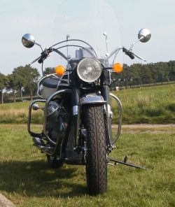 Moto Guzzi V7 850 California, front view