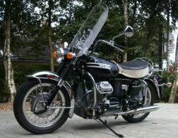 Moto Guzzi V7 850 Cal left hand view